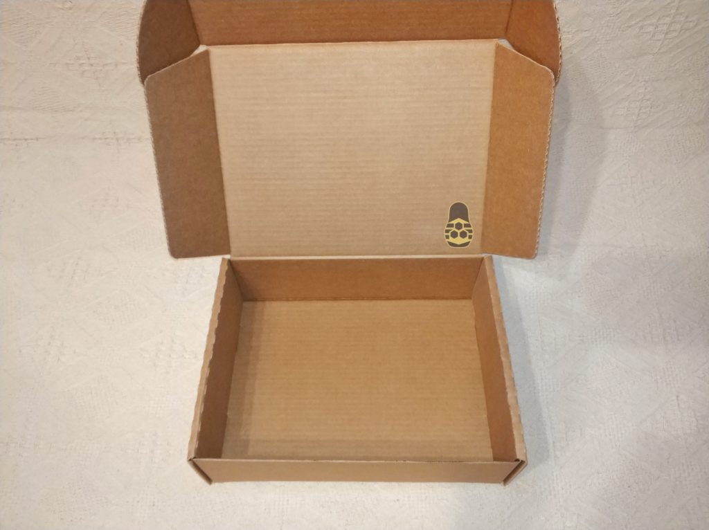 картонная коробка